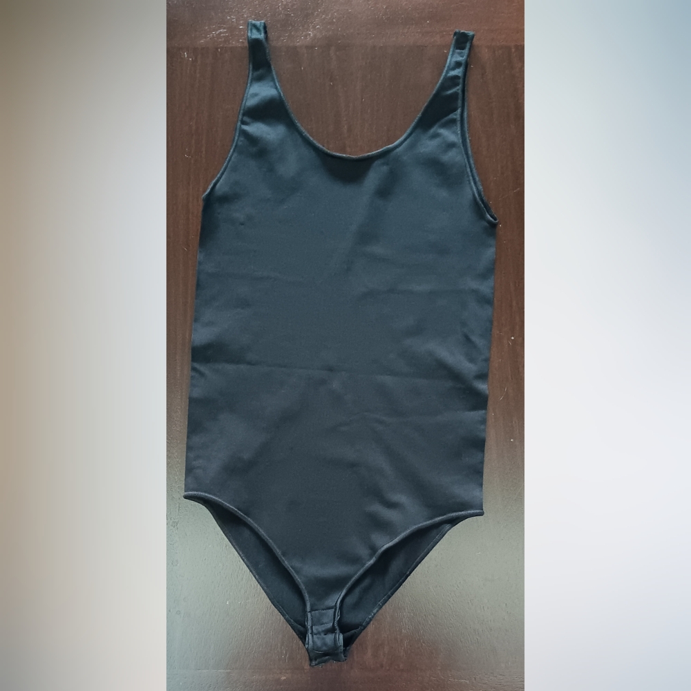 Cuyana Body Women'sStretchy Top Strap Ribbed Tong Bodysuit Black XS/S
